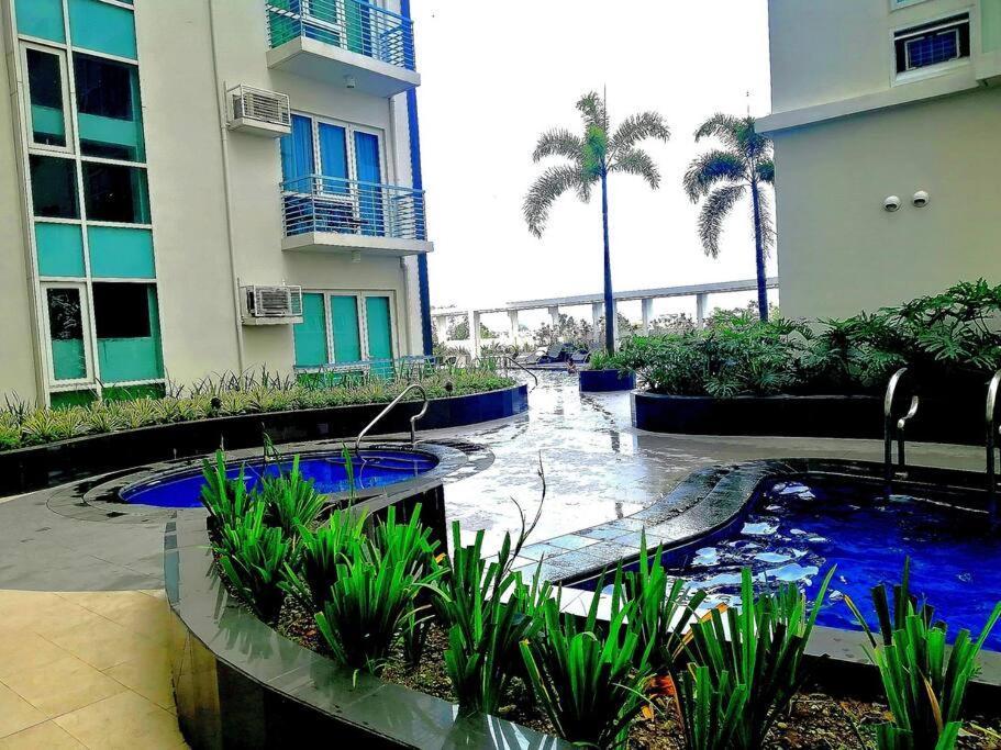 Studio Unit One Madison Megaworld * Iloilo City
