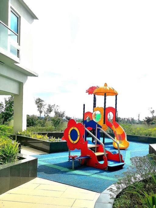 Studio Unit One Madison Megaworld Apartment